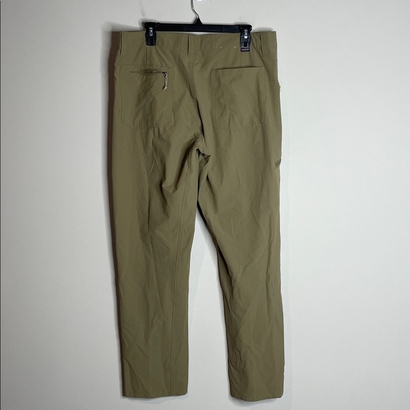 Patagonia | Men's Quandary Hiking Pants in Tan Size 36 - Picture 5 of 8